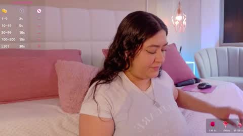 Snapshot of leah_bensoon chatting on October 9, 3:27 pm Leah online show from October 9, 3:27 pm