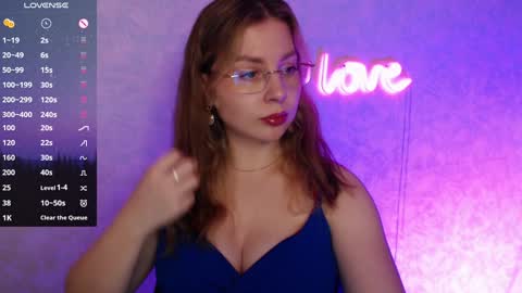 Snapshot of leahbarton chatting on January 7, 9:40 am Leah Barton online show from January 7, 9:40 am