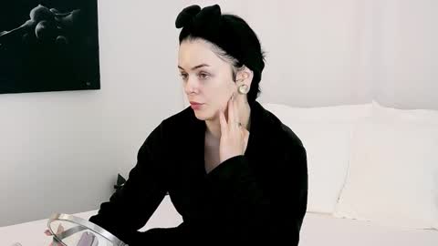 Snapshot of leahdenver chatting on October 13, 10:51 am Leah online show from October 13, 10:51 am