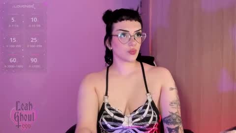 Snapshot of leahghoul666 chatting on February 25, 2:58 am Leah Independent Model OF leahghoul666 online show from February 25, 2:58 am