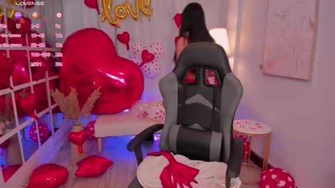 Leah Jones online show from February 14, 3:58 pm