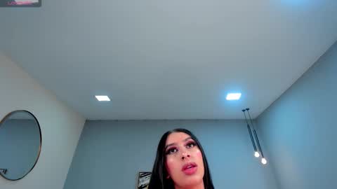 Snapshot of leahlombardi_ chatting on October 13, 6:43 pm leahlombardi_ online show from October 13, 6:43 pm