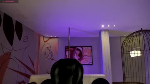 Snapshot of leahlombardi_ chatting on October 31, 10:41 am leahlombardi_ online show from October 31, 10:41 am