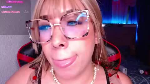 leah online show from December 14, 12:55 am
