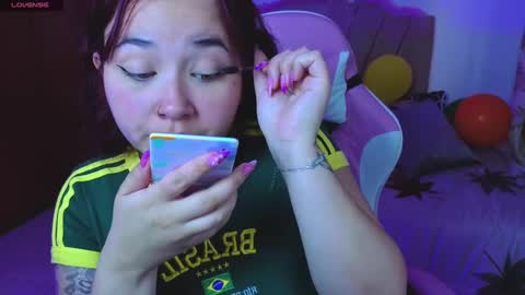 leakitten_ online show from September 23, 8:18 pm