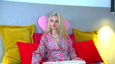 Lea online show from June 16, 6:42 pm