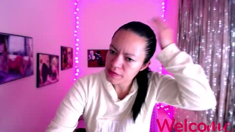 Leandra online show from December 6, 12:27 pm