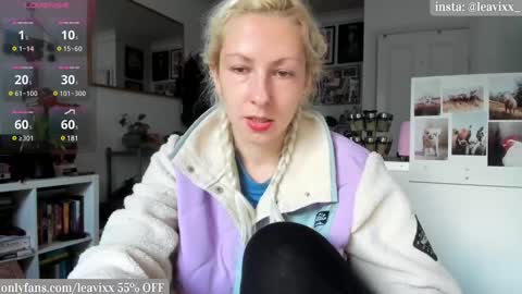 LeaVixx online show from March 11, 5:13 pm