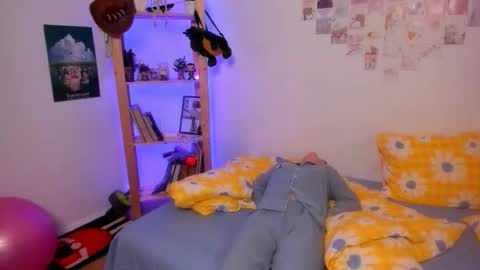 Ellie online show from September 22, 8:07 pm