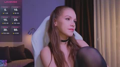 lecsika online show from November 23, 2:52 pm