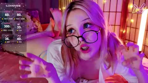 Lee ex online show from October 19, 4:09 pm