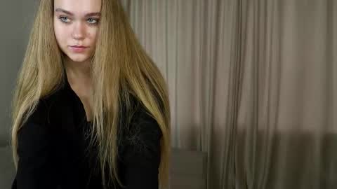 Lina online show from October 18, 10:29 am