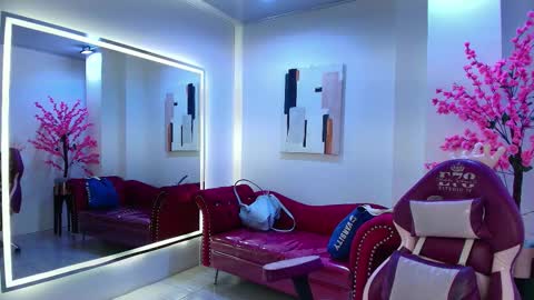 Leia.  online show from October 13, 11:02 am