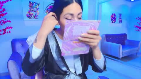 Leia.  online show from March 8, 4:26 pm