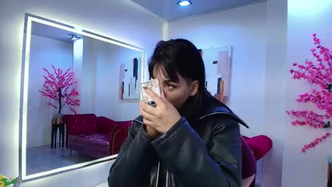 Leia.  online show from October 15, 12:19 pm