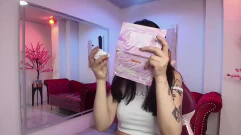 Leia.  online show from March 5, 11:17 am