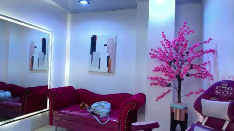 Leia.  online show from October 14, 12:08 pm