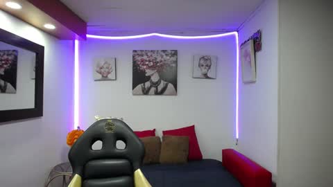 leidy online show from January 19, 1:44 pm
