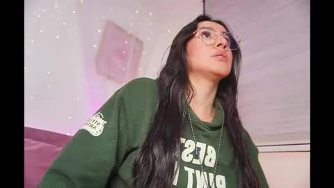 Snapshot of leila_petitee chatting on October 12, 11:12 am Leila online show from October 12, 11:12 am