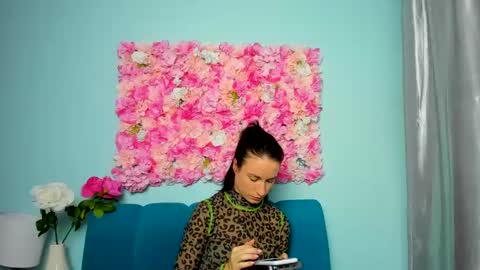 leilabloom online show from March 9, 2:54 pm