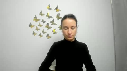 leilabloom online show from January 29, 4:41 pm