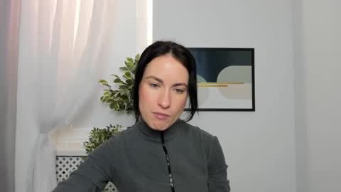leilabloom online show from February 12, 8:59 am