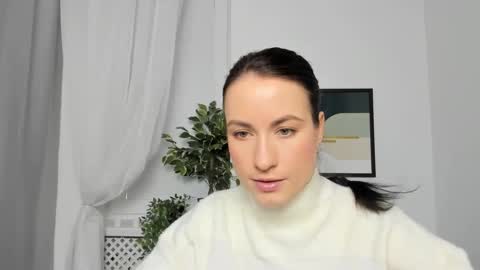 leilabloom online show from February 13, 8:59 am