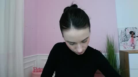 leilabloom online show from February 27, 9:54 am