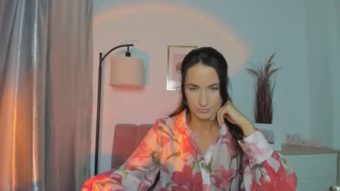leilabloom online show from September 14, 4:05 pm