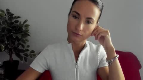 leilabloom online show from September 17, 2:04 pm