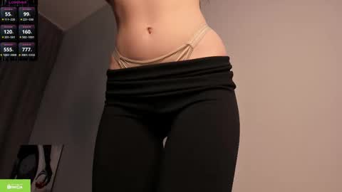 Snapshot of leiladream chatting on October 12, 8:28 am leiladream online show from October 12, 8:28 am