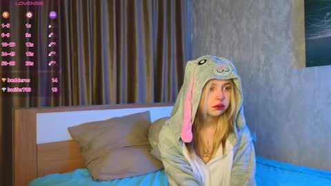 Snapshot of leiladwight chatting on December 9, 4:12 am Leila online show from December 9, 4:12 am