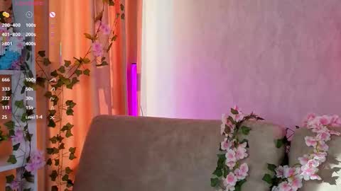 Snapshot of leiladwight chatting on September 18, 4:11 am Leila online show from September 18, 4:11 am