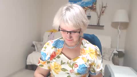 Leila Kinky online show from December 3, 7:08 am