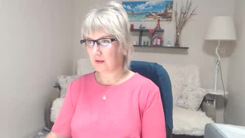 Leila Kinky online show from October 27, 9:27 am