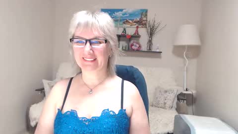 Leila Kinky online show from April 6, 6:14 am