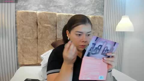 Snapshot of leilapons chatting on October 28, 4:46 pm leilapons online show from October 28, 4:46 pm