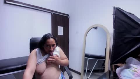 Leila online show from March 16, 11:14 am