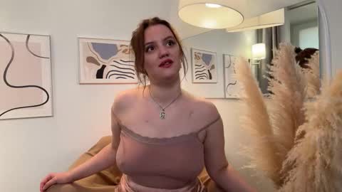 Snapshot of lela_ryan chatting on October 18, 1:36 pm Lela online show from October 18, 1:36 pm