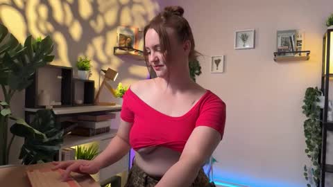 Snapshot of lela_ryan chatting on September 17, 8:45 am Lela online show from September 17, 8:45 am