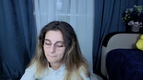 Alexandria online show from October 25, 8:15 pm