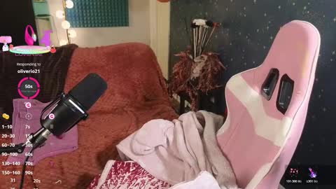 Junie 3 online show from November 24, 11:18 pm