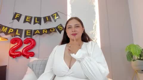 Snapshot of lena_jhons chatting on October 22, 9:09 pm lena_jhons online show from October 22, 9:09 pm