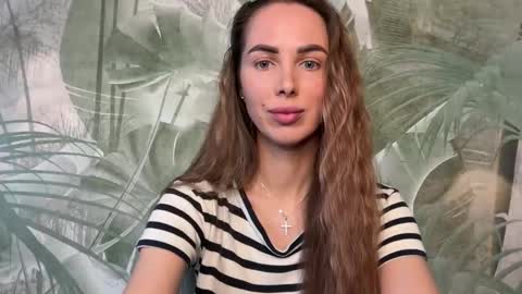 lenahug online show from September 11, 6:58 am