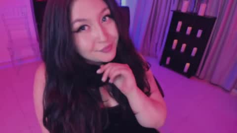 Lenna Kang online show from May 5, 11:52 pm