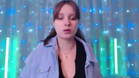 Leonaalove online show from December 15, 8:52 am