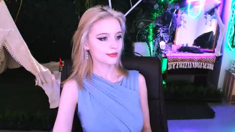 leonastone online show from November 28, 6:22 pm