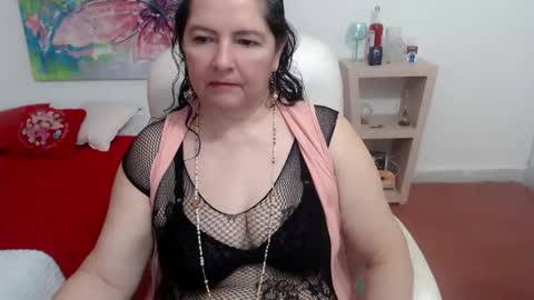 leonela   online show from November 5, 2:06 am