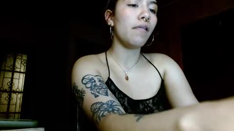 Snapshot of leonelablues chatting on October 9, 3:32 am leonela online show from October 9, 3:32 am