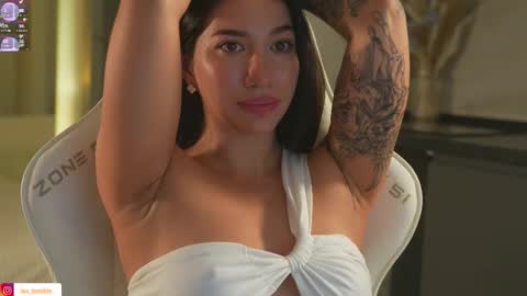 Leora online show from September 20, 5:11 pm